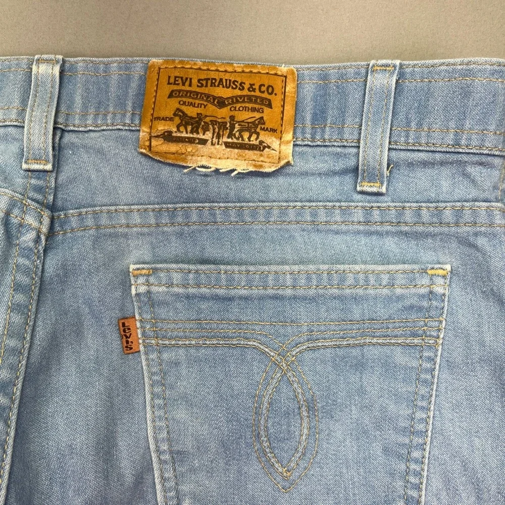 Vintage Levi's Action Jeans Light Wash Denim Straight Leg Men Sz 36 Fits 34